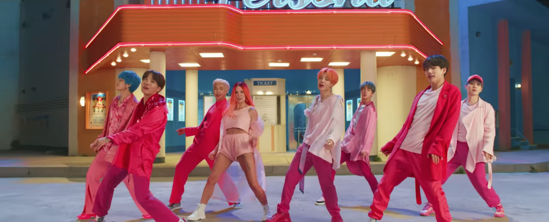 The Fashion Moments We Can T Get Over In Bts Boy With Luv Mv E Online Ap